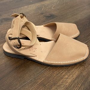 New Pons Avarcas Classic Strap Sandal in Tan